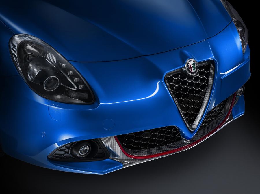 Детали экстерьера Alfa Romeo Giulietta Sport (940) 2017 года  (фото 3 из 10)